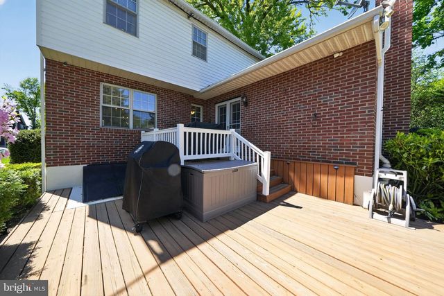 37 RIDLEY AVE, Aldan, PA 19018