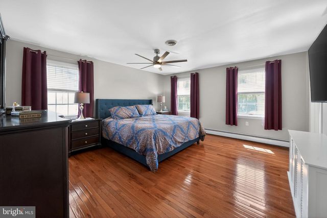 37 RIDLEY AVE, Aldan, PA 19018