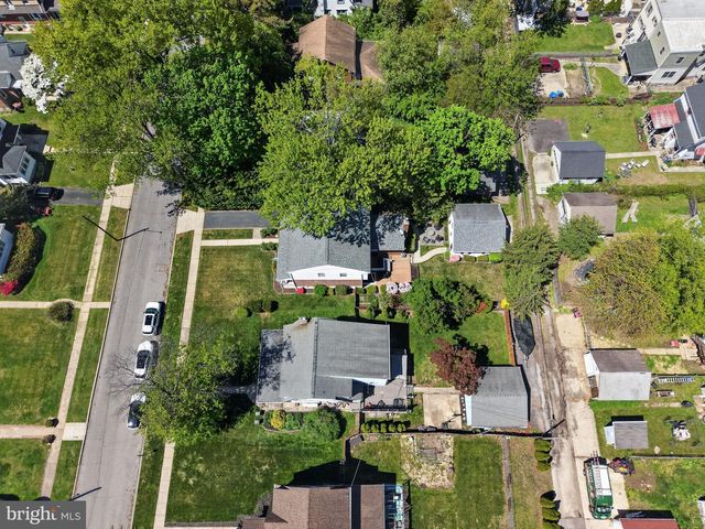 37 RIDLEY AVE, Aldan, PA 19018