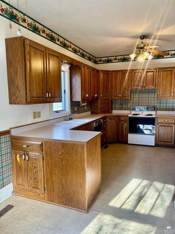 811 NW 2nd Street, Abilene, KS 67410