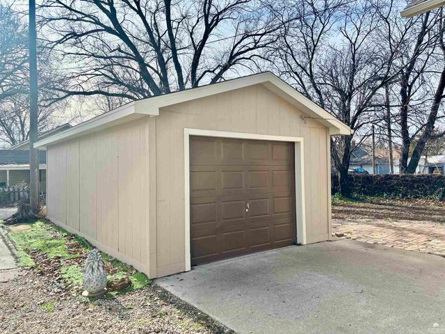 811 NW 2nd Street, Abilene, KS 67410