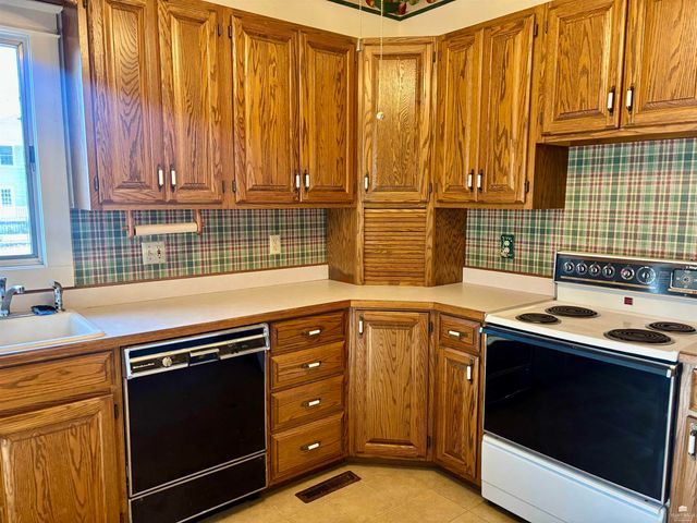 811 NW 2nd Street, Abilene, KS 67410