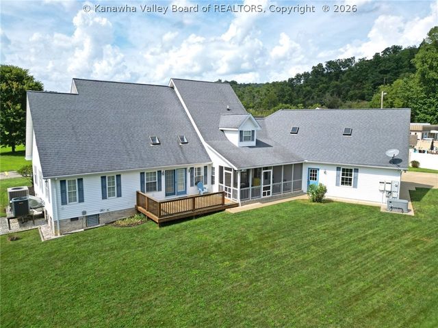158 Lock Lane, Alum Creek, WV 25003