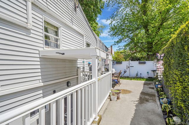 85 Applegate Drive, Central Islip, NY 11722