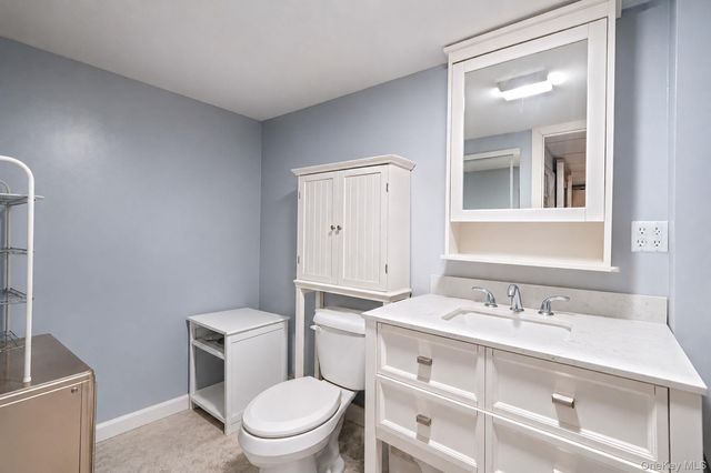 85 Applegate Drive, Central Islip, NY 11722