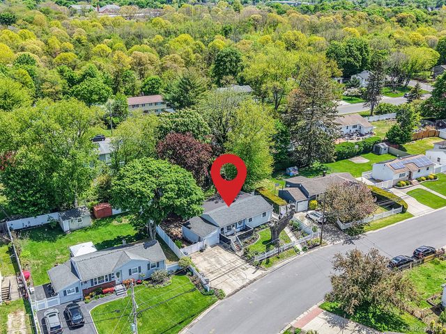 85 Applegate Drive, Central Islip, NY 11722
