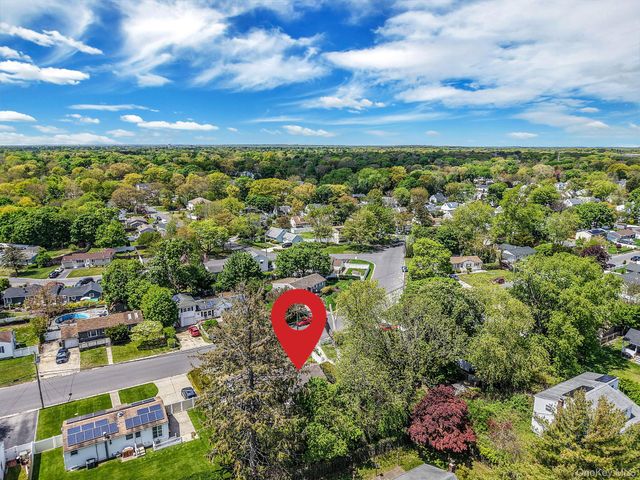 85 Applegate Drive, Central Islip, NY 11722