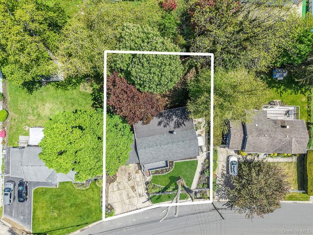 85 Applegate Drive, Central Islip, NY 11722