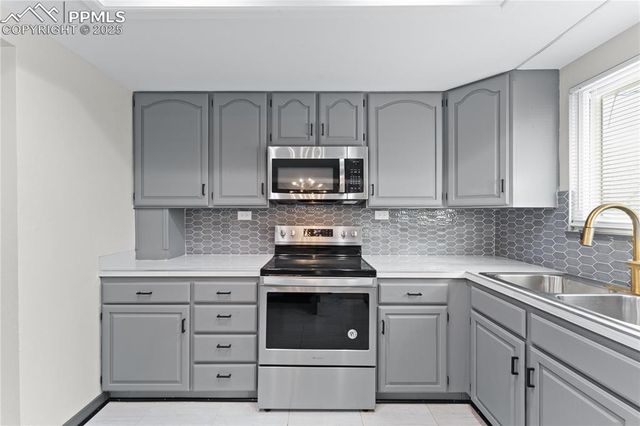 906 N Chelton Road, Colorado Springs, CO 80909