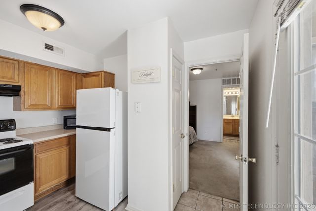 1904 E 66th Place C210, Tulsa, OK 74136