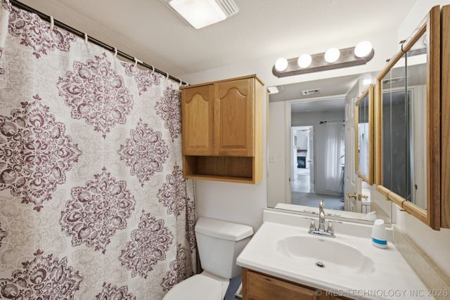 1904 E 66th Place C210, Tulsa, OK 74136