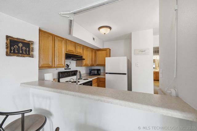 1904 E 66th Place C210, Tulsa, OK 74136