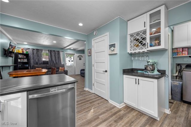 4272 Brockley Avenue, Sheffield Lake, OH 44054