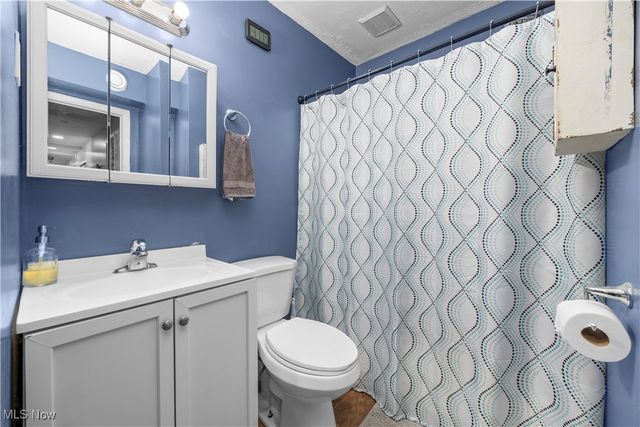 4272 Brockley Avenue, Sheffield Lake, OH 44054