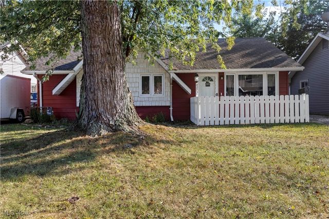 4272 Brockley Avenue, Sheffield Lake, OH 44054