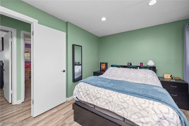 4272 Brockley Avenue, Sheffield Lake, OH 44054