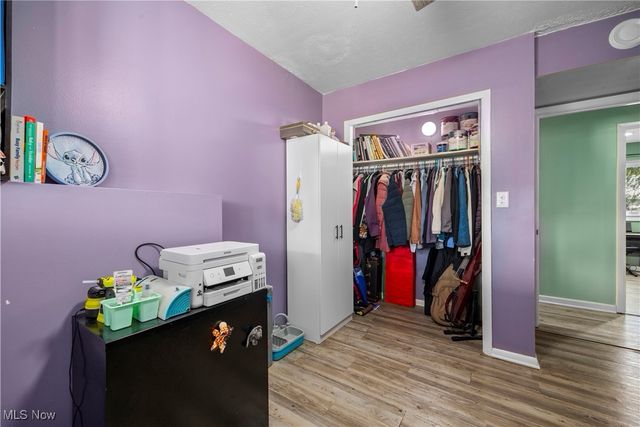 4272 Brockley Avenue, Sheffield Lake, OH 44054