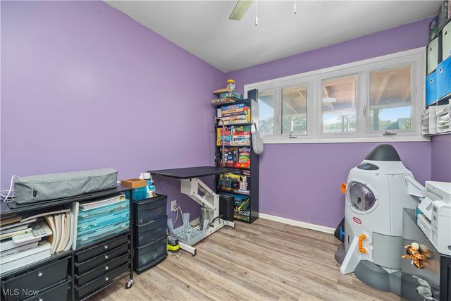 4272 Brockley Avenue, Sheffield Lake, OH 44054