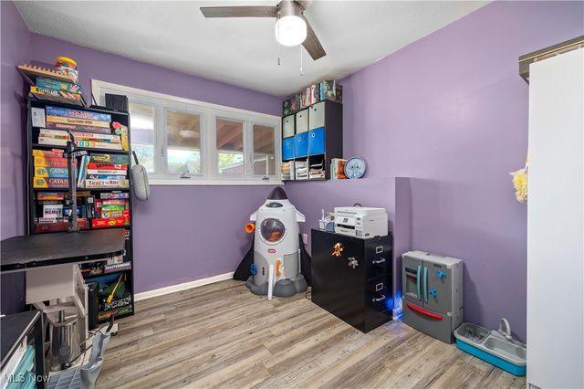 4272 Brockley Avenue, Sheffield Lake, OH 44054