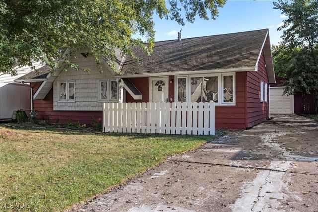 4272 Brockley Avenue, Sheffield Lake, OH 44054