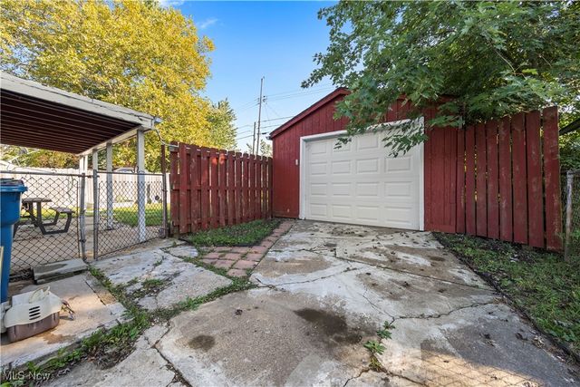 4272 Brockley Avenue, Sheffield Lake, OH 44054