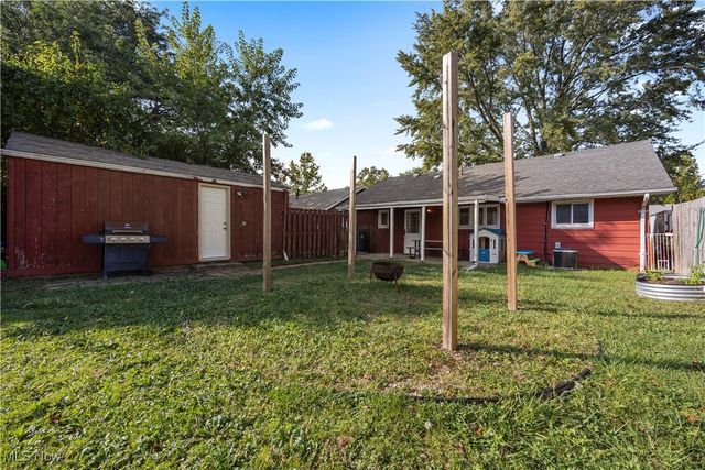 4272 Brockley Avenue, Sheffield Lake, OH 44054