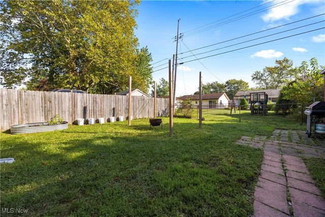 4272 Brockley Avenue, Sheffield Lake, OH 44054