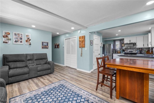 4272 Brockley Avenue, Sheffield Lake, OH 44054