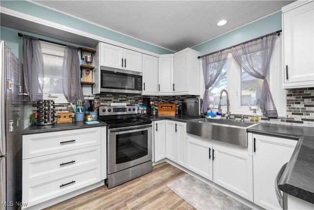 4272 Brockley Avenue, Sheffield Lake, OH 44054