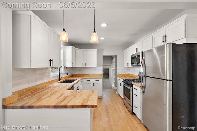 6431 Prairie Lawn, Waterford Charter Township, MI 48329