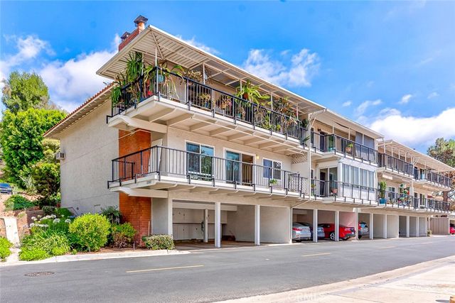 3300 Via Carrizo D, Laguna Woods, CA 92637