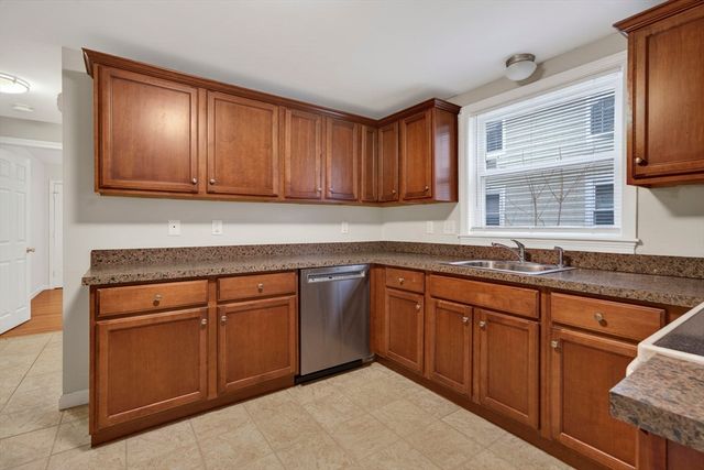 5-7 Linwood Ave 5, Melrose, MA 02176