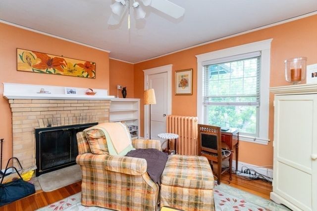 27 Richwood St, Boston, MA 02132