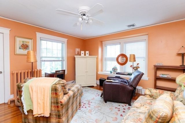 27 Richwood St, Boston, MA 02132