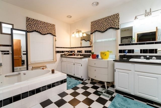 27 Richwood St, Boston, MA 02132