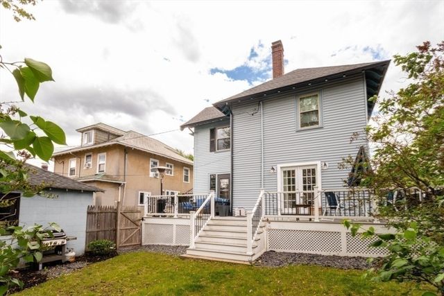 27 Richwood St, Boston, MA 02132