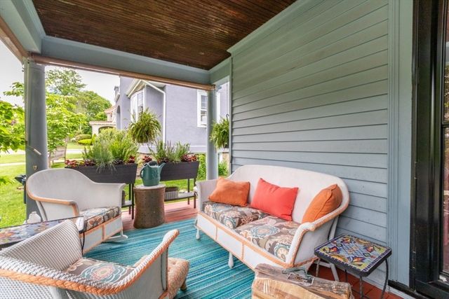 27 Richwood St, Boston, MA 02132