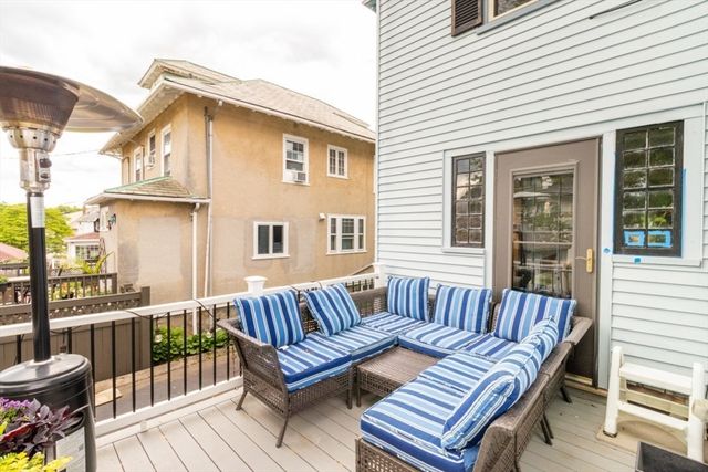 27 Richwood St, Boston, MA 02132