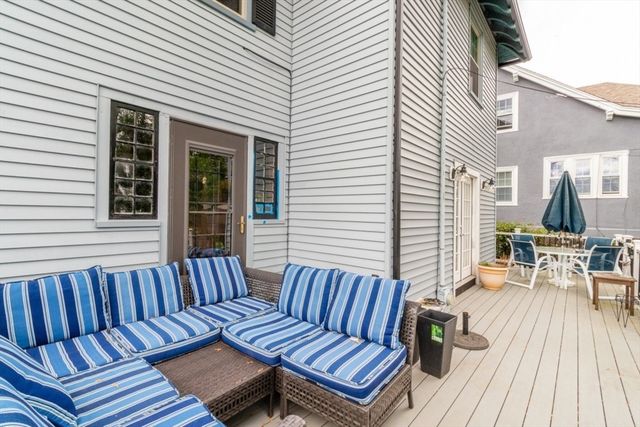 27 Richwood St, Boston, MA 02132