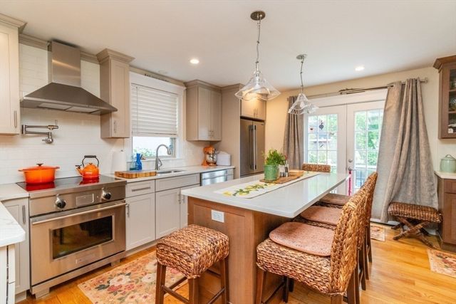 27 Richwood St, Boston, MA 02132