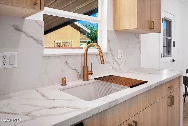 14868 Envoy Street, Sylmar, CA 91342