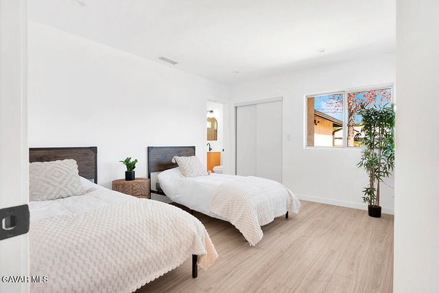 14868 Envoy Street, Sylmar, CA 91342