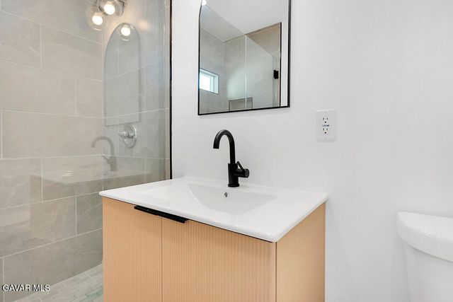 14868 Envoy Street, Sylmar, CA 91342