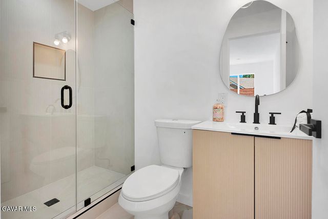 14868 Envoy Street, Sylmar, CA 91342