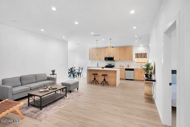 14868 Envoy Street, Sylmar, CA 91342