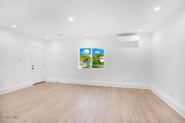 14868 Envoy Street, Sylmar, CA 91342