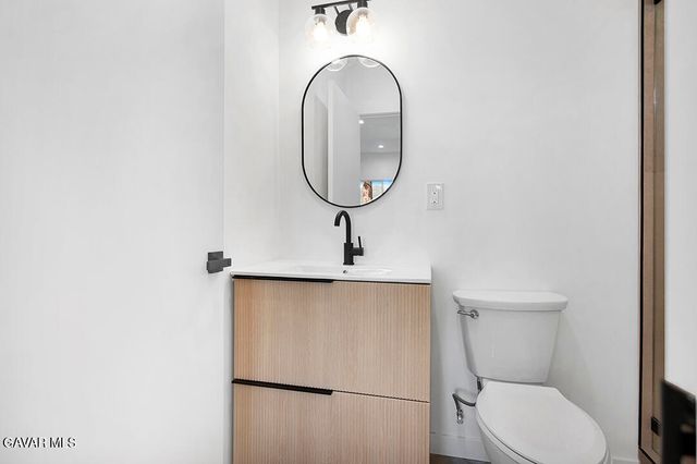 14868 Envoy Street, Sylmar, CA 91342