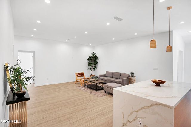 14868 Envoy Street, Sylmar, CA 91342