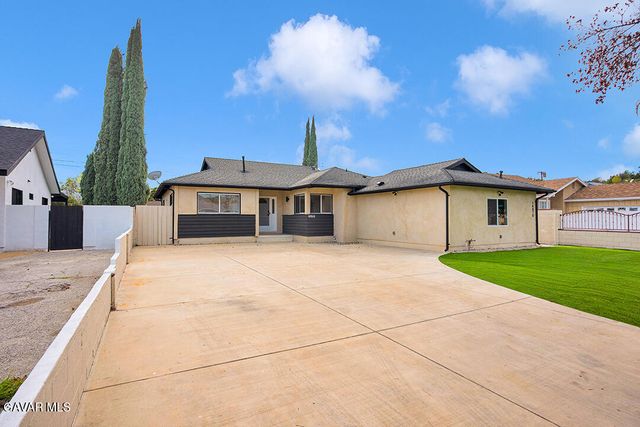 14868 Envoy Street, Sylmar, CA 91342