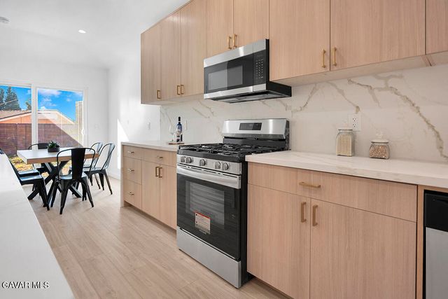 14868 Envoy Street, Sylmar, CA 91342